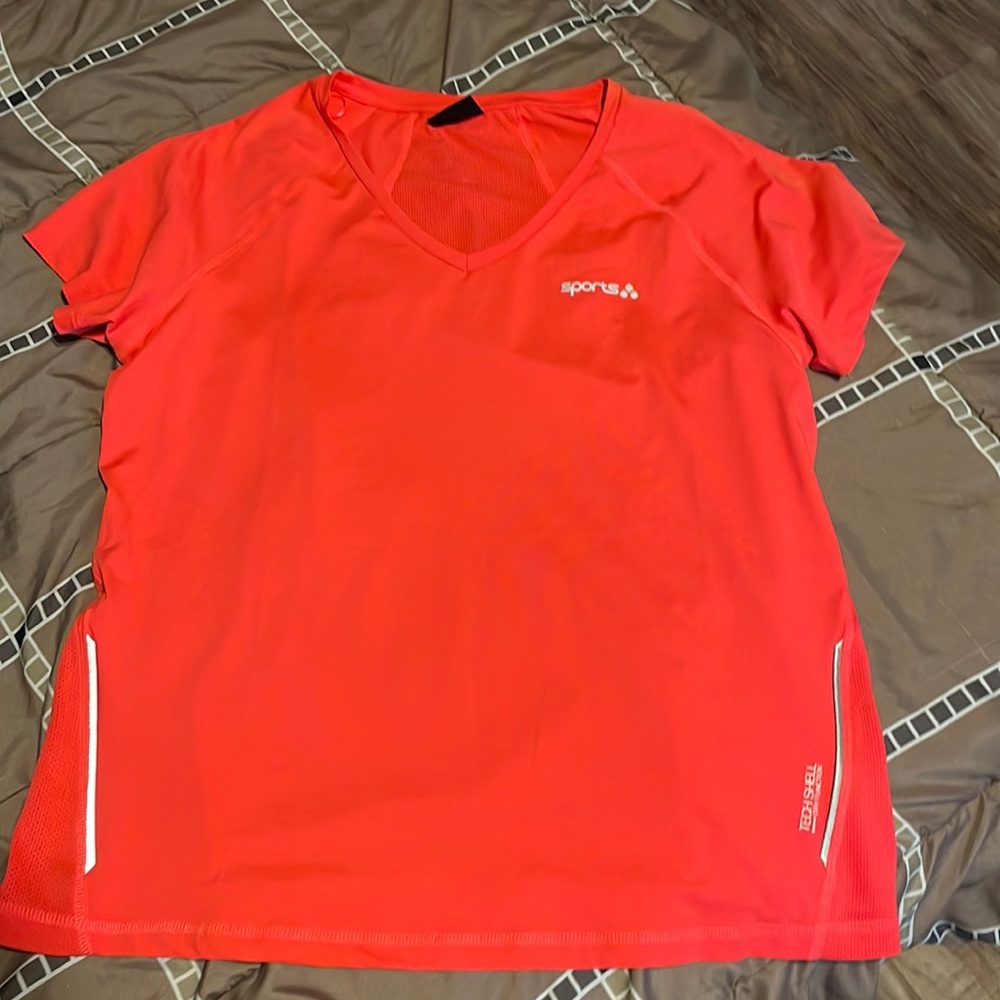 Womens workout tee